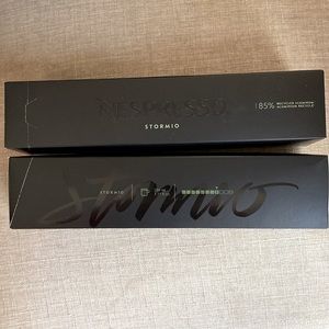 20 Nespresso Vertuo Stormio blend pods.